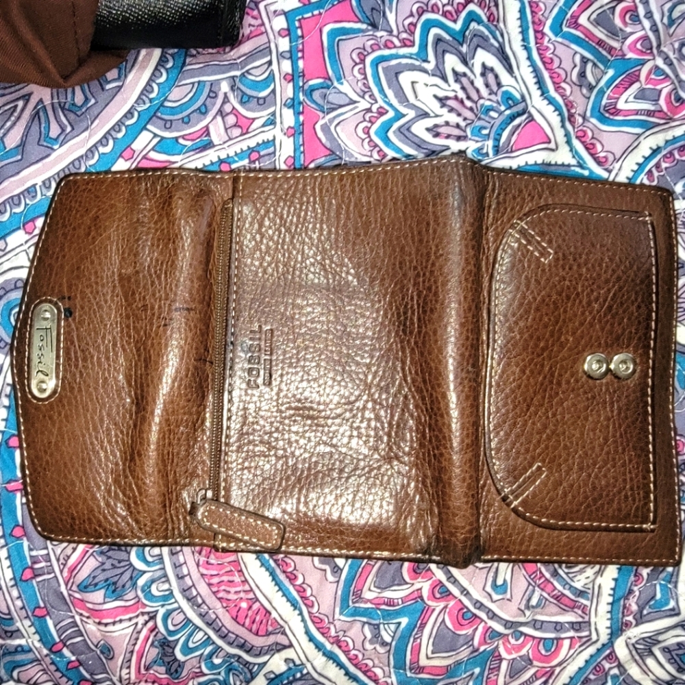 Fossil tri fold wallet